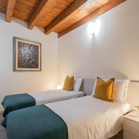 Lägenhet Domus In By Rent Como