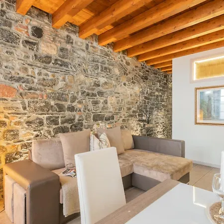 Domus In By Rent *