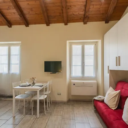 Lägenhet Domus In By Rent Como