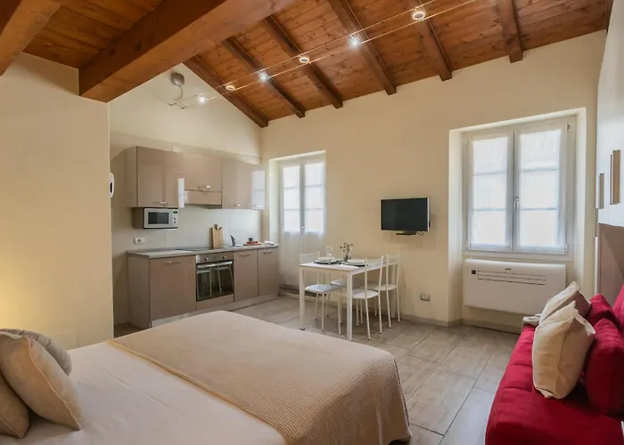 Domus In By Rent Lägenhet Como