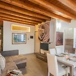 Domus In By Rent דירה