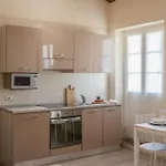 Domus In By Rent קומו
