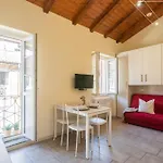 Domus In By Rent * קומו