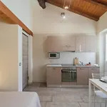 Domus In By Rent דירה