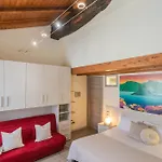 Domus In By Rent קומו