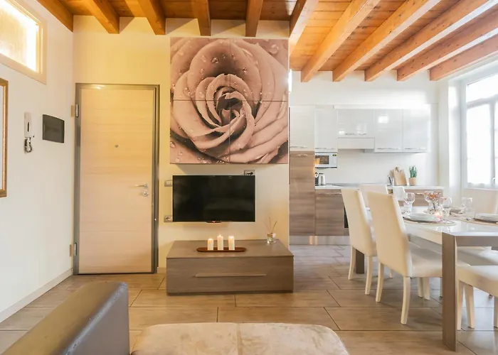 Domus In By Rent Apartment Como