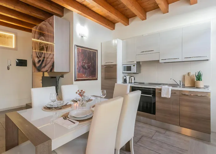 Domus In By Rent Apartment