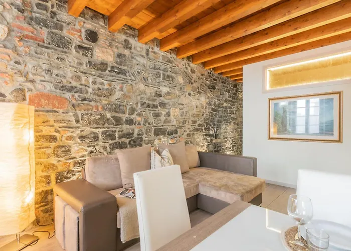 Domus In By Rent *