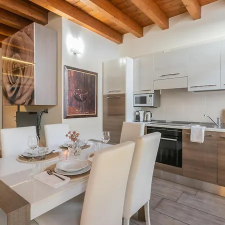 Domus In By Rent Апартаменты