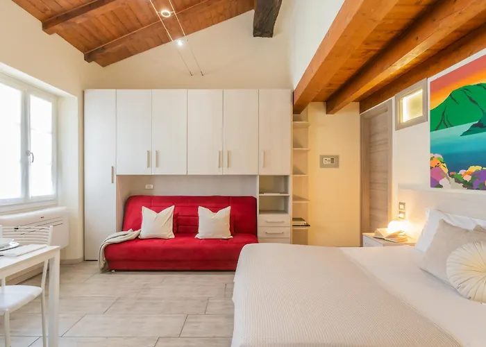 Domus In By Rent Apartment